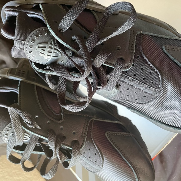 Nike WMN's Air Huarache - Picture 8 of 10